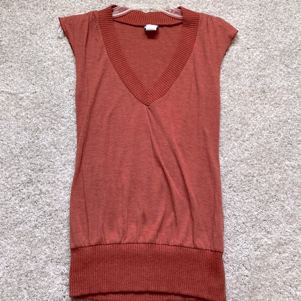 Vintage Agaci-too rust v-neck ribbed waist top. Small